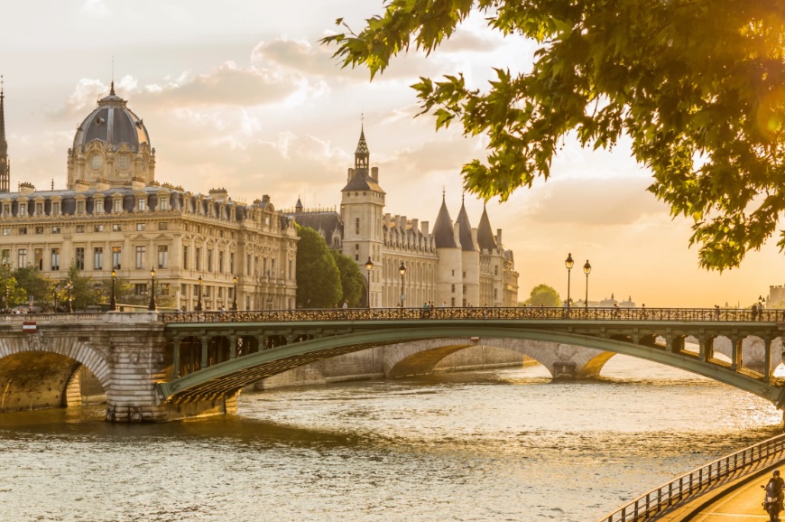 I INTERNATIONAL MULTIGENRE COMPETITION-FESTIVAL “PARIS TRIUMPH FEST” 2027